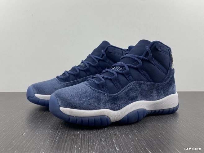11 AR0715-441 Navy Midnight Air Jordan WMNS Velvet 0731